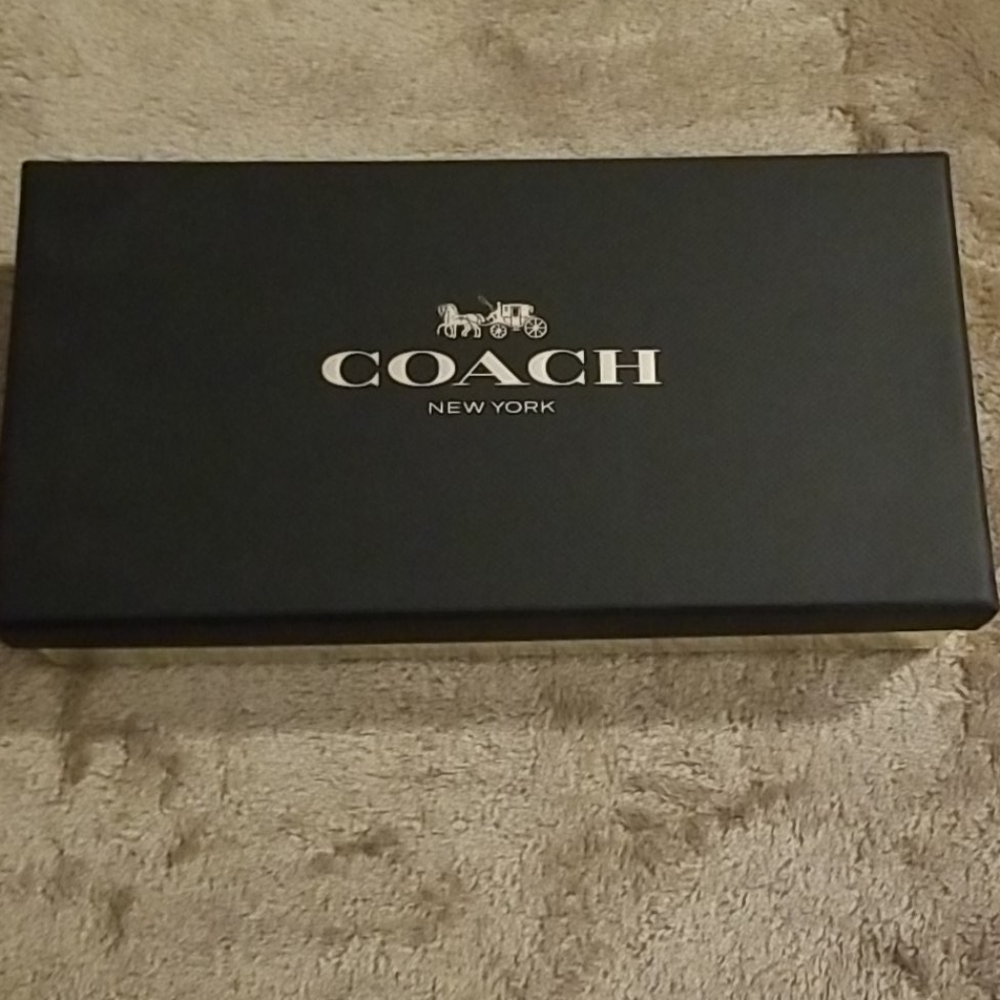 Coach Wallet - Picture 5 of 9